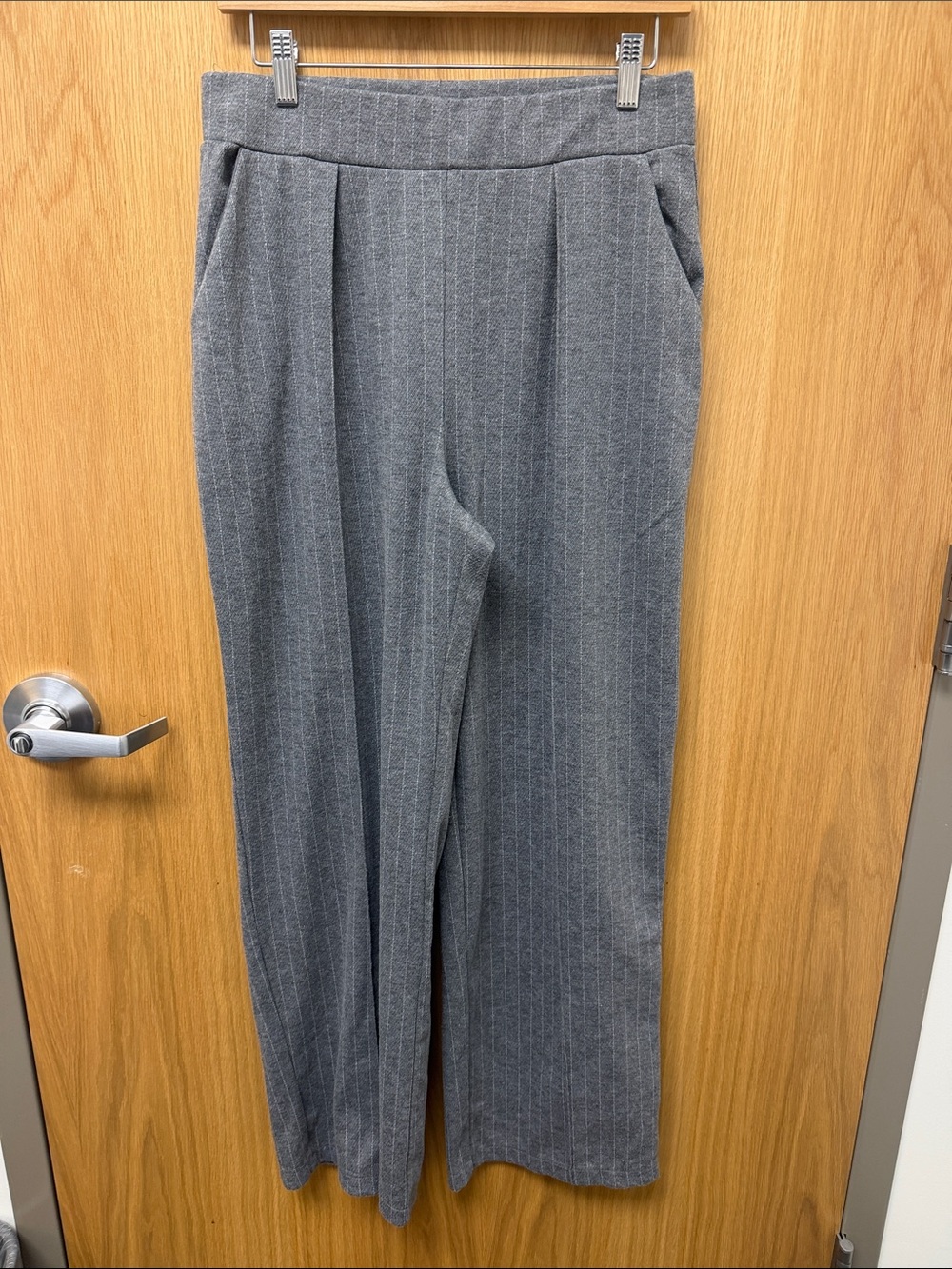 H&M Grey Pinstripe Wide-Leg Pleated Business Casual Trousers size M